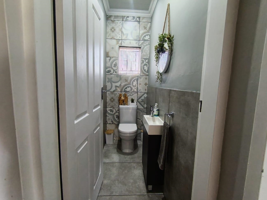 5 Bedroom Property for Sale in Universitas Free State